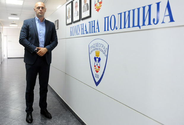 ВИДЕО: Таксисти заробили комуналну полицију